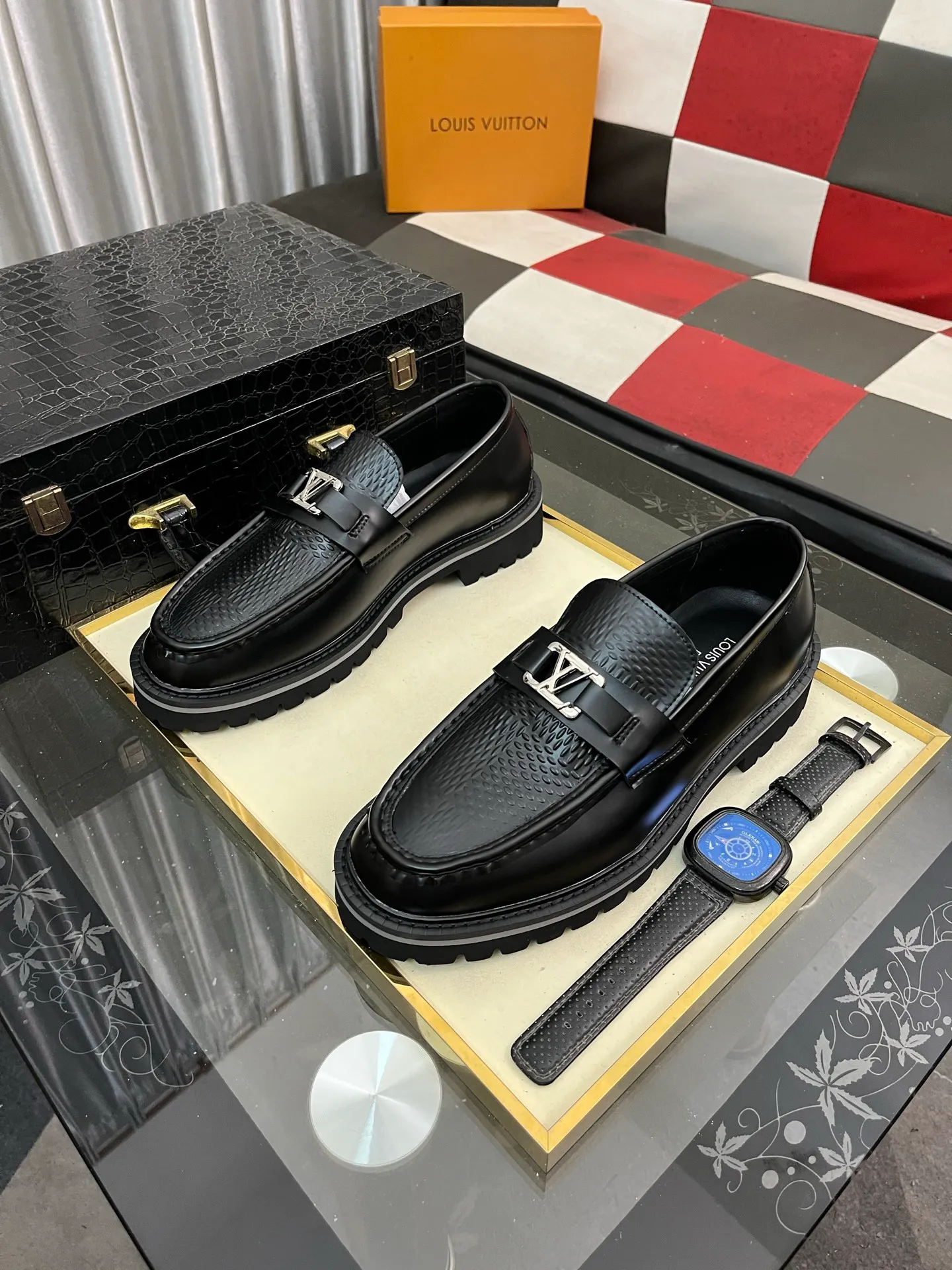 Men's shoes💰458⌚️⌚️[Louis Vuitton (LV)] High-end business formal leather shoes🍀luxurious and elegant style, paying equal attention to practicality and style, professional focus on details and quality, counter original 1⃣️: 1⃣️super accurate reproduction👍🏻! Material: The upper is made of imported original calfskin➕imported Italian cowhide leather. Original anti-slip and wear-resistant outsole! Code number: 38--443️⃣Colors available